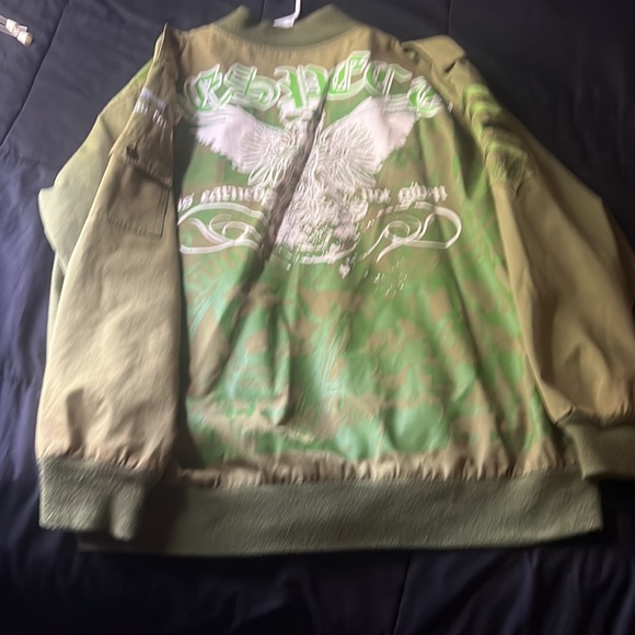 4xl 100% condition - Picture 7 of 7